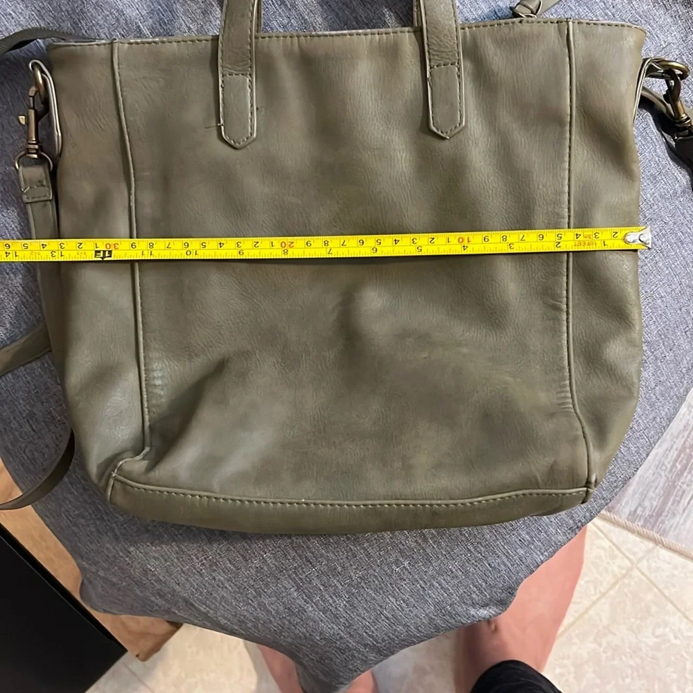 Universal Thread Olive Crossbody Bag - Picture 8 of 9